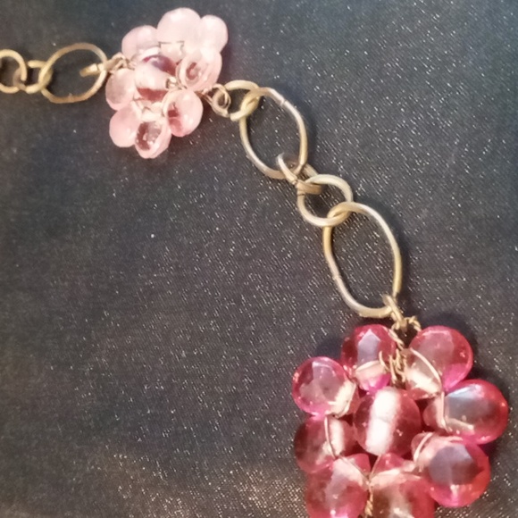 Vintage glass Flower beaded flower oval link chain necklace. Very pretty. - Picture 3 of 8
